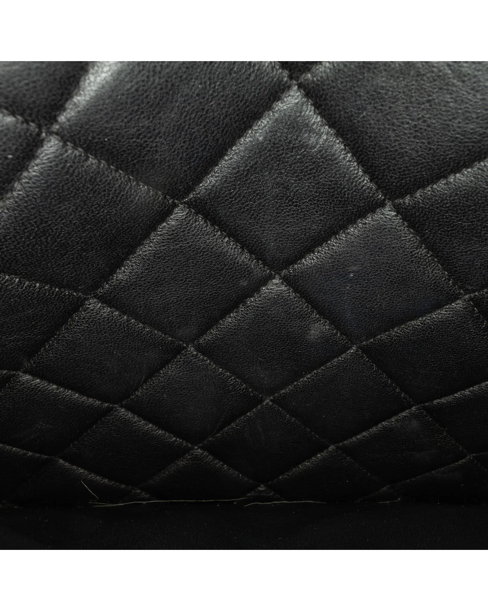 Jumbo Classic Lambskin Single Flap Shoulder Bag with Quilted Design and Chain Straps