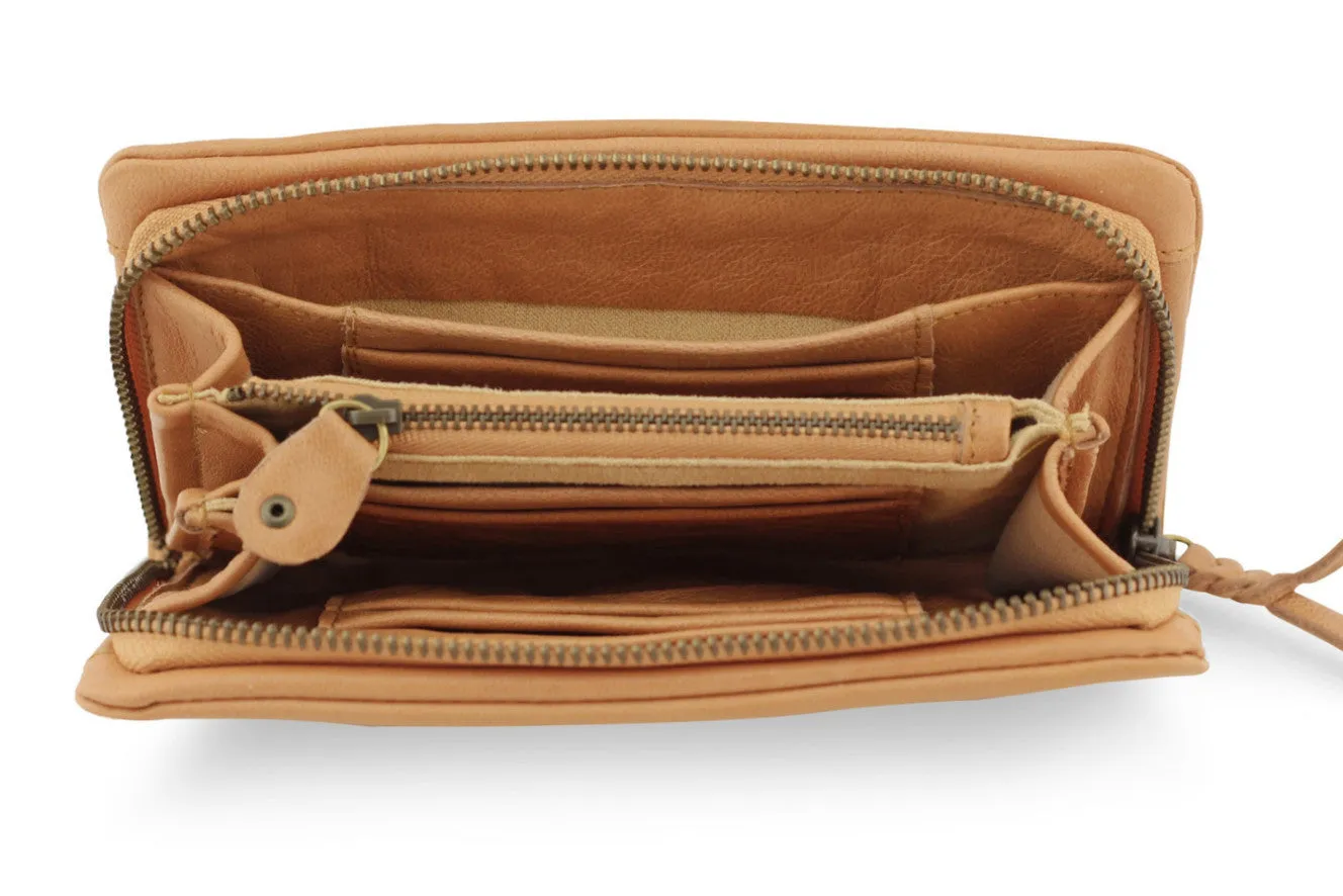 LEATHER PURSE IN TAN
